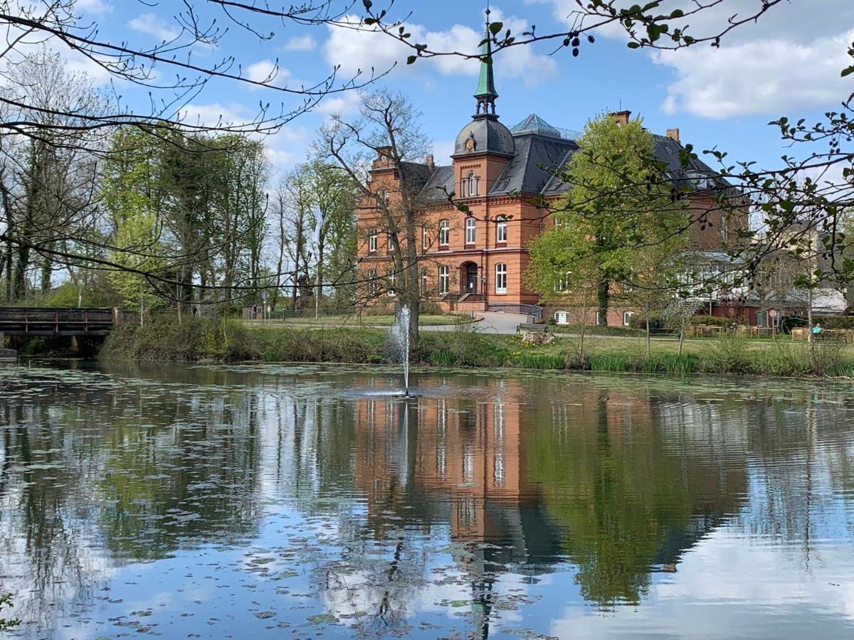 Segelund: Tranquil Seaside Retreat With Garden Terrace Apartment *